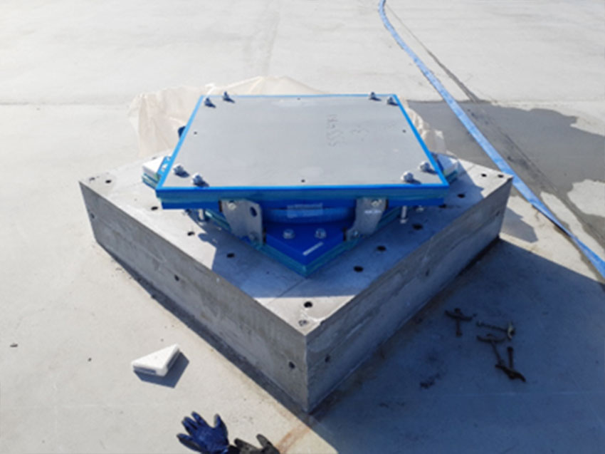 免震装置下注入工事